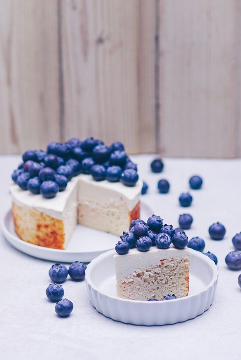 Kokos-Kuchen mit Blaubeeren